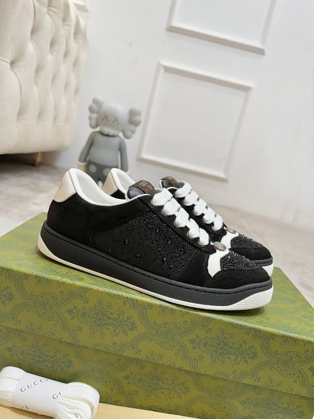 Gucci 全新升级Gucci小脏鞋情侣款 早春新款 Gg系列做旧休闲小脏鞋走秀款原版开发代购级别版本 金属双G水晶圆柱形标 Gucci原版纹织带 专属擦色牛皮