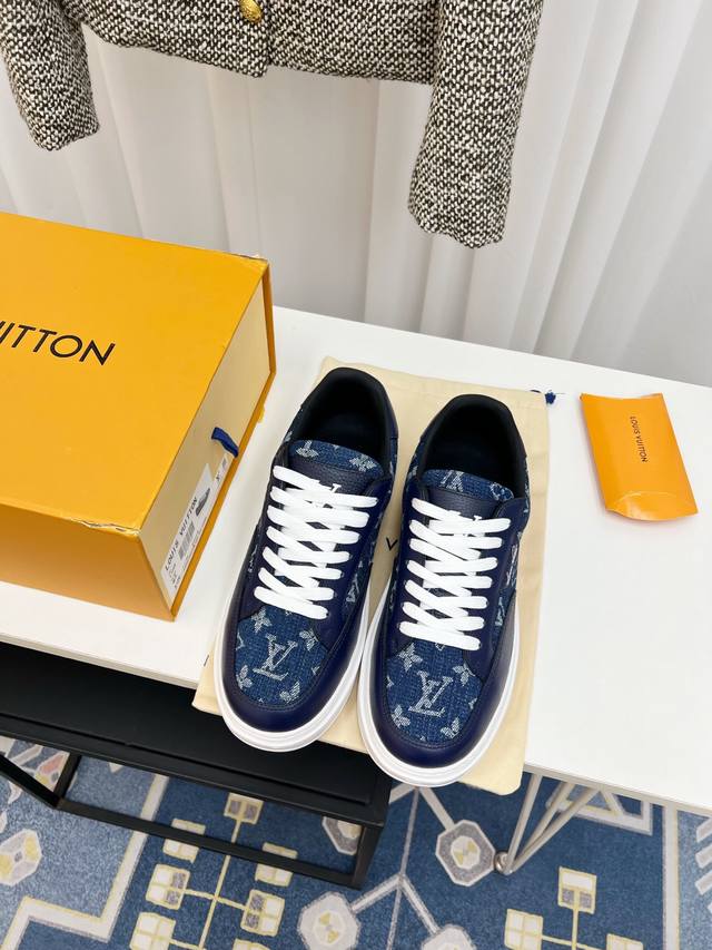Lv 男鞋系列 路易威登系列 运动鞋系列 永不过时 热门 热卖 热看 耐穿 耐磨 最新潮鞋休闲鞋 2025 官方新增颜色新品春夏季舒适进口定制原版牛皮，独特提花
