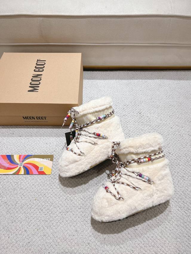 顶级版本 Moon Boot 24 最新 秋冬 丑萌雪地短靴忘了Ugg吧，时髦人都在穿Moon Boot雪地靴如果你难以接受Ugg的复兴那现在有一款更另类的雪地