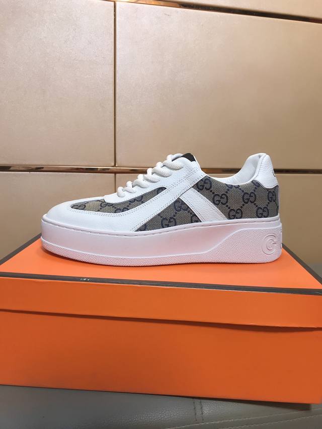 出厂价P Gucci 古奇男鞋休闲鞋绝对火爆潮男的极致搭配单品！超质感魅力挡不住，主推款，鞋面选用优质牛皮+印花面料，羊里内里+垫脚， 耐磨橡胶底，高贵典雅！舒