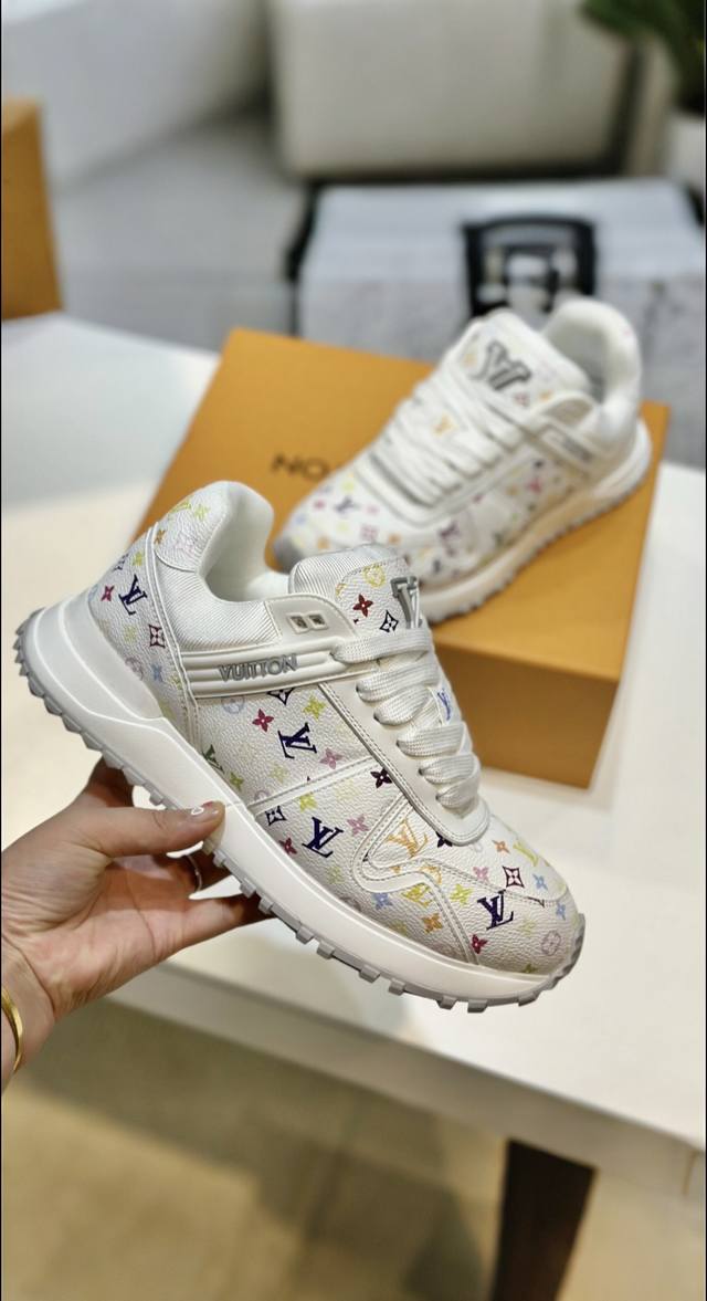顶级版本 工厂P价 专柜超火的一款■Lv路易威登 L家驴牌Runner Tatic系列 厚底 休闲 运动鞋 跑鞋原版购入开发 做货 本款 Lv Runner T