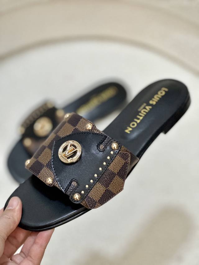 Vuitton Loui .馿家￣￣￣￣￣★顶级版本★原版开发 独家开模★码数35 42多色可选橡胶底 真皮底