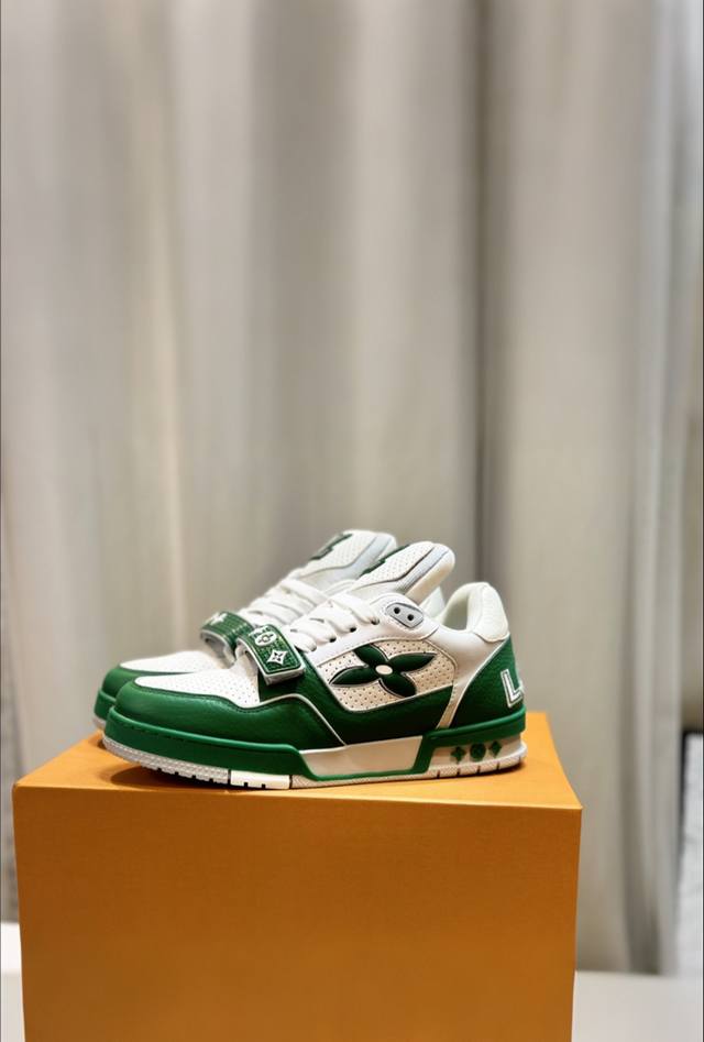 情侣款 顶级版本 工厂P价 专柜超火的一款■Lv路易威登 L家驴牌Runner Tatic系列 厚底 休闲 运动鞋 跑鞋原版购入开发 做货 本款 Lv Runn