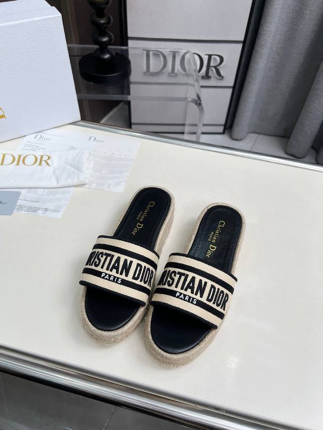 Dior 迪奥 工厂P价 春夏新款 Ivieta Dway 果冻色平底一字拖拼色女鞋 Cd字母Logo立体刺绣厚底圆头露趾拖鞋 原版开发市面顶级版本，脚感柔软细