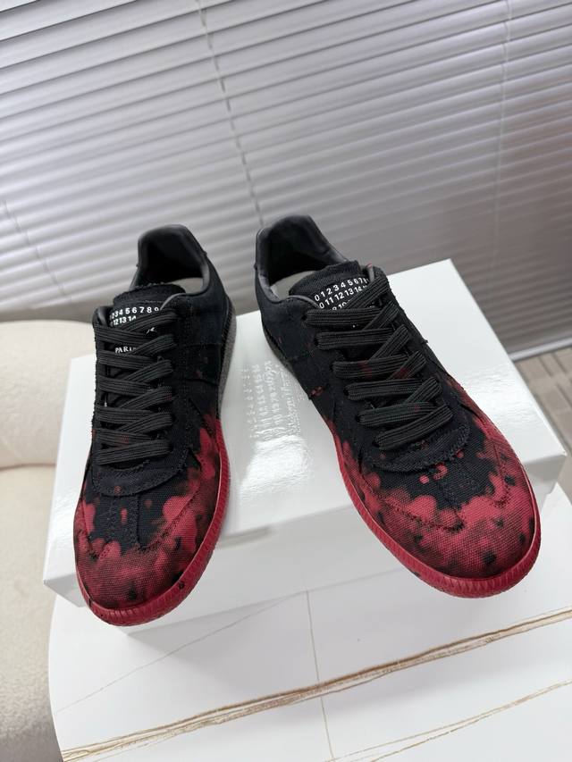 Maison Margiela 全新升级还原版本 Mm6情侣款德训鞋；阿甘鞋；运动鞋 各大博都主有荐推的 永不褪色的阿甘训德鞋 绝对人手入必的德训运动鞋完美大货