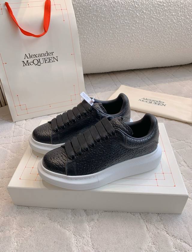 出厂价P 顶级版本 Alexander Mcquee*新款厚底鞋 情侣款顶级品质！ 鞋面原版牛皮 内里垫脚顶级混种羊皮 原版开模大底 女款35-39 40定做