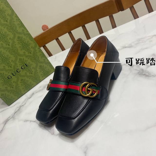 无珠款 Gucci 古奇 经典 方头 珍珠跟单鞋，可两穿的懒人鞋，简约百搭舒适，上脚超级美鞋面为粒面牛皮，里垫为水染牛皮，原版开模五金Gg扣，真皮底跟高：3.5