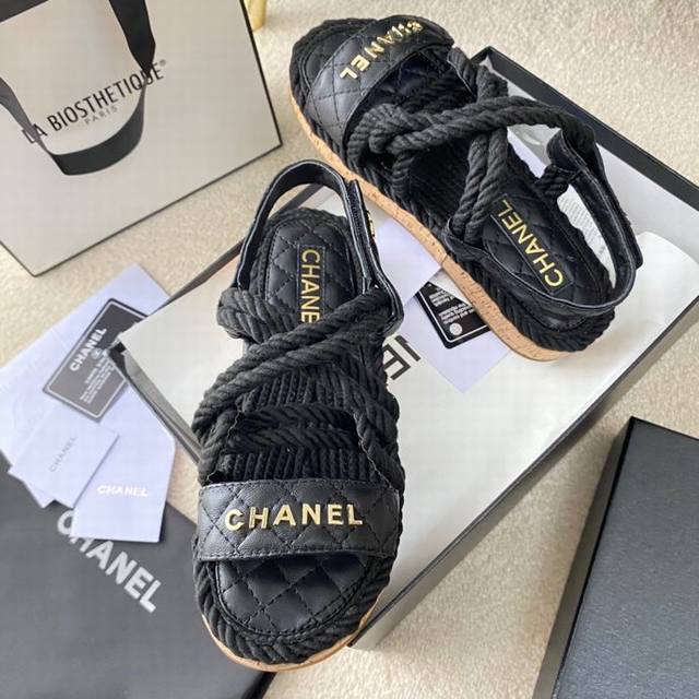 出厂价P 的绝对爆款！。Coco Chanel总是说：“鞋子是优雅最重要的一部分，一双好鞋可以衬出女士优雅和高贵。市面上最高版本，第一次看到足够搭配你衣柜里所有