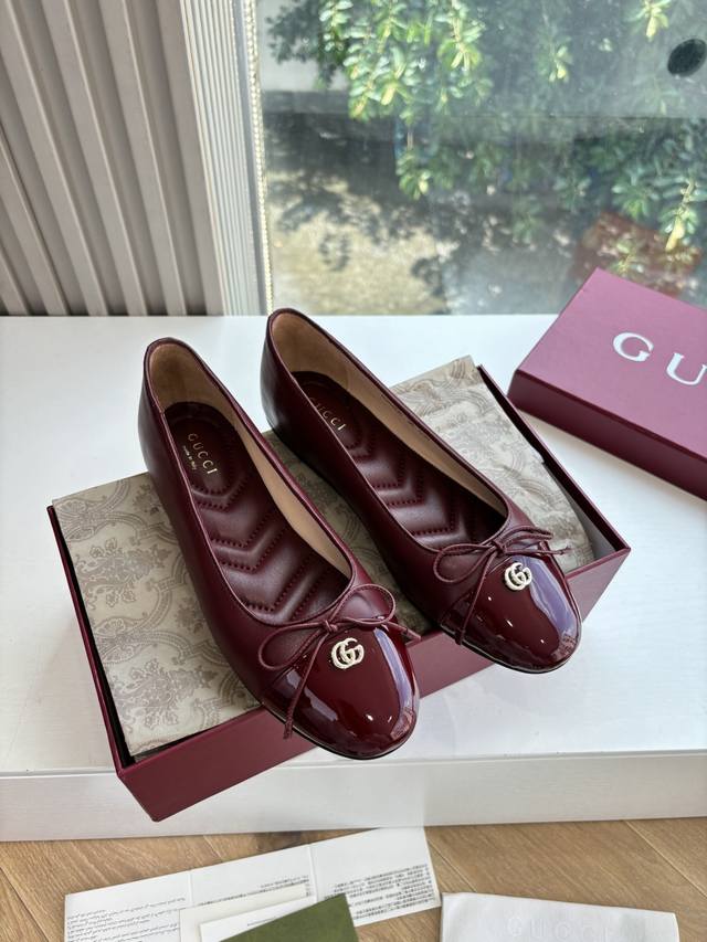 代购级别所见即所得G588Gucci开挂玛丽珍鞋子来啦属于 Sabato的第一个爆款来了！虽然Gucci早春Cruise这场都在骂2025春夏最新款马衔扣扣显玛