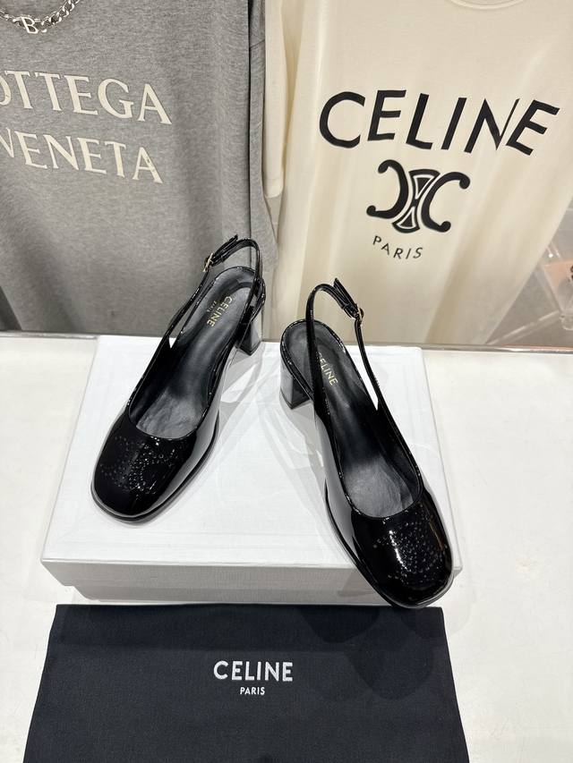 高版本出厂 Celine 赛琳2025Ss秋冬新款高跟玛丽珍系列单鞋凉鞋，专柜限量款思琳凯旋门的Logo设计极具品牌辨识度非常百搭的一款单鞋鞋面：进口牛漆皮内里