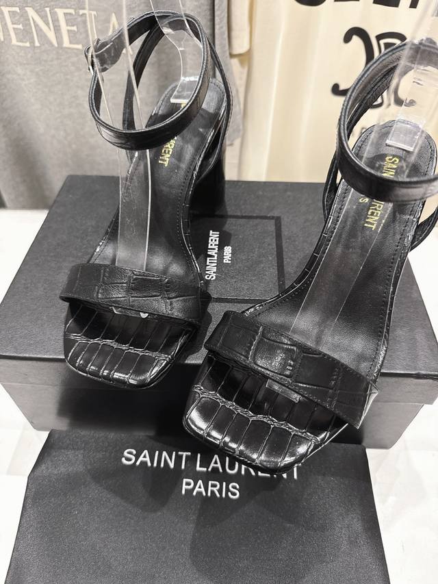 高版本出厂 Saint Laurent～圣罗兰Ysl 25Ss夏季全新走秀款高跟鞋凉鞋 全新鞋型唯有Ysl最懂女人心，不接受反驳，超级无敌女人味神器，女人必备