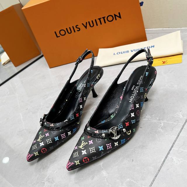 工厂P价P Louis Vuitton 路易威登 25Ss新款凉鞋鞋面：原版印花皮内里：羊皮 鞋底：真皮大底 跟高：5.5Cm码数：35-42 41 42订制