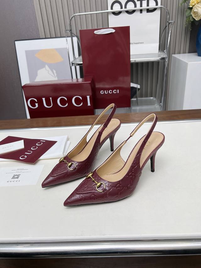原单品质Gucci2025春夏新品牛皮压花高跟鞋，顶级品质发售购入正品开发原版压花工艺经典双G老花面，内里羊皮配合意大利原板材质与工艺原版一致码数:35-42，
