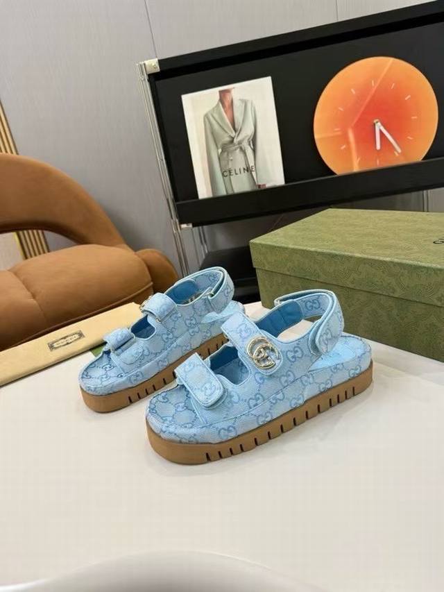 上新啦！女款 ，男款 Gucci2025官网新款魔术贴厚底凉鞋整双鞋子采购Zp开发打造，全部定制材料，独家开模大底，细节全部对版出货，连包装也做到跟正品一样。码
