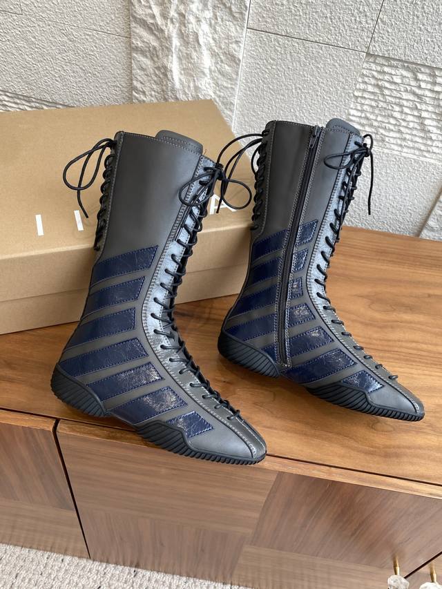 顶级版本: Miista 25Ss 秋冬新款 拳击靴子这双Miista小腿靴真的百搭又舒服，可以穿一双小腿袜加一点颜色和层次搭配短裙短裤或者长裤，Bratgir