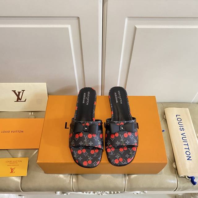 出厂价P ，路易威*Lv新款拖鞋，顶级品质，牛仔布 经典老花面，羊皮里，真皮大底，35-39码 34，40，41，42码定做不退换
