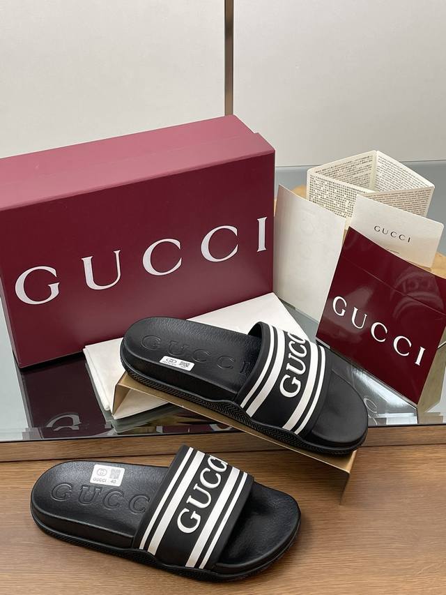 Gucci Game系列爆款 男女情侣同款 凉鞋 夏季品牌标志字母Logo新款厚底拖鞋果冻沙滩鞋原版一比一开模品牌标志字母橡胶，独特的现代造型．条纹织带混合意大