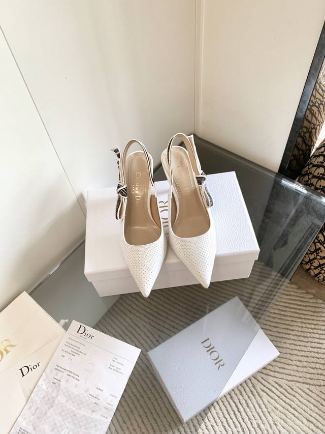 出 J‘Adior织带后空凉鞋 迪奥 Dior 春夏最新色Quake Oblique 提花刺绣字母Logo高跟蝴蝶结拼色女鞋 市场顶级高端版本 材质：高温水溶电