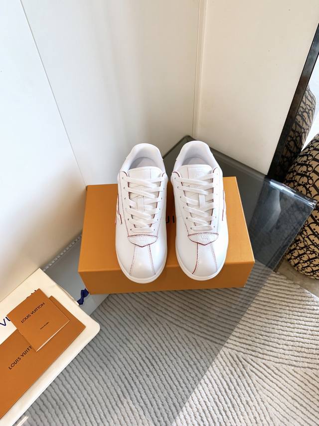 出 、Louis Vuitton& Buttersoft Sneaker联名爆款路易威登 Louis Vuitton Trainer 系列运动鞋，作为品牌经典鞋