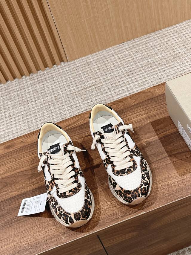 顶级版本 Ggdb／Running Sole 新款运动休闲鞋！ Space非常时尚的运动鞋，上脚超级舒适百搭～ 随意搭配牛仔裤‘休闲裤都好好看～潮人必备单品 材