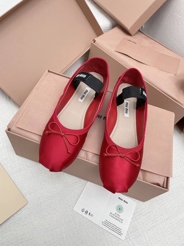 缎面 东莞代购级Miu Miu 缪缪女士蝴蝶结装饰缎面芭蕾舞鞋平底单鞋原版拆解，1:1套楦打造，秒杀市面一切版本，实物Ps掉市场通货，Miu真的太少女啦！超级软