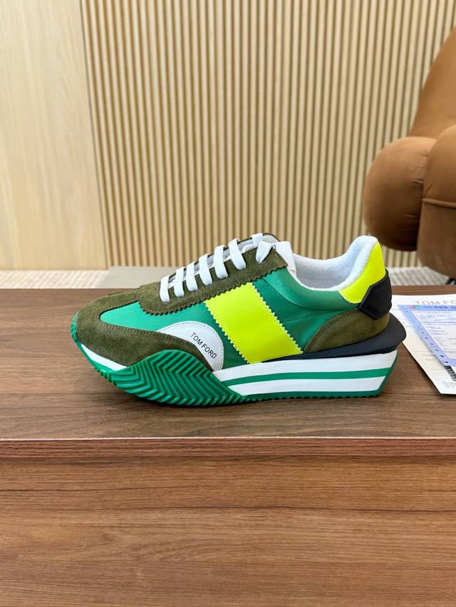 男+10！！！汤姆 Tom Ford 美国复古轻奢 情侣款Size：35-44 Tom Ford设计师曾经是古888驰的设计师，来自美国品牌，贸易单，国内罕见，