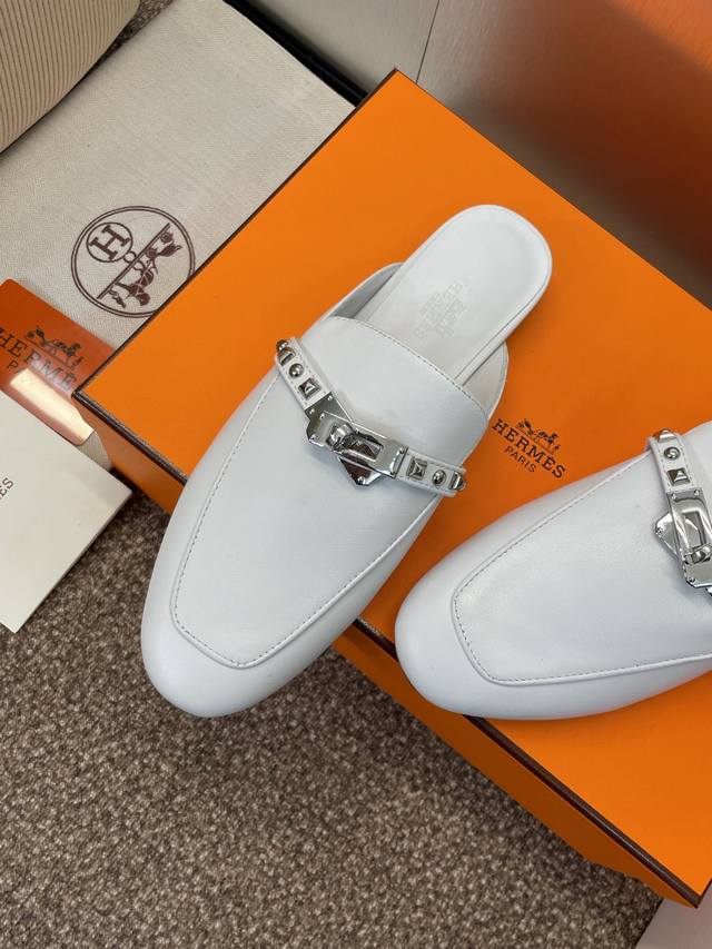 工厂P价P 莞产 代购级 爱马仕 Hermes 春夏经典款 Kelly扣 Oz拼色低跟女鞋 H家平底铆钉圆头穆勒凉拖鞋 材质：进口小牛皮+水染羊皮水里+意大利真