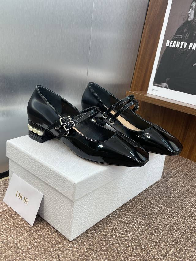 工厂P价P Dior 迪奥 2025春夏最新时装秀高定 D-Lane 系列 珍珠粗跟方头玛丽珍芭蕾舞女鞋 Cd字母Logo五金扣低跟中古女单鞋 材质：鞋面进口牛