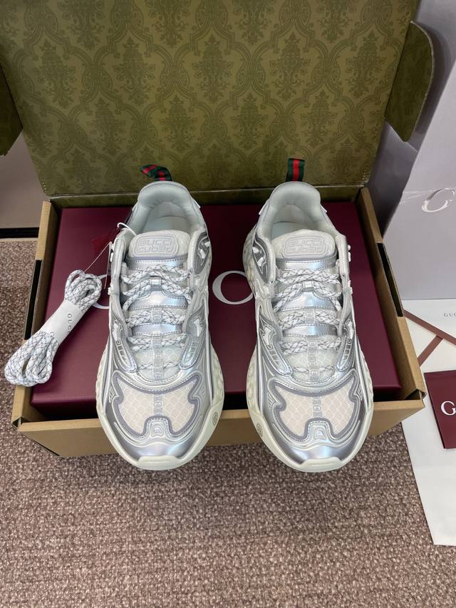 工厂P价P 官网同步盒包装 顶级代购版本 Gucci 古驰2025春夏情侣新款Cub3D系列厚底休闲运动鞋老爹鞋Gucci Cub3D系列运动鞋巧妙结合了创新材