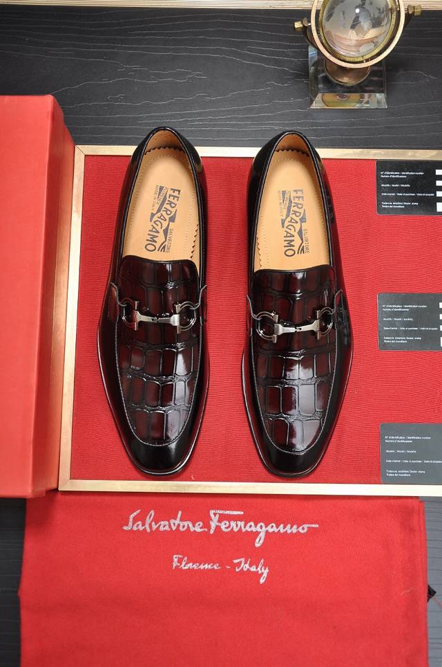Ferragamo 菲拉格幕 专柜最新款 原版进口开边上乘牛皮+进口牛皮内里，原版奢华金属扣+原版组合大底 对比无压力 38--45 45定做