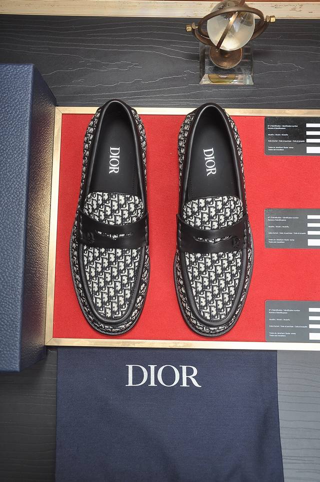 Dior 水染牛皮内里 迪奥原版1:1高品质P，进口原版料，进口版原牛皮，水染牛皮内里，原版Tpu大底，码数:38-44