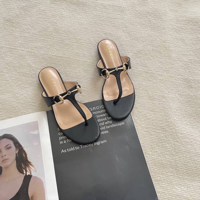 出厂： Gucci 古驰2025顶级专柜 新款限定官网上新 全球首发 Gucci古驰 25Ss- 双G夹脚人字拖 古驰拖鞋 古驰潮鞋 Gucci小红书最新登录