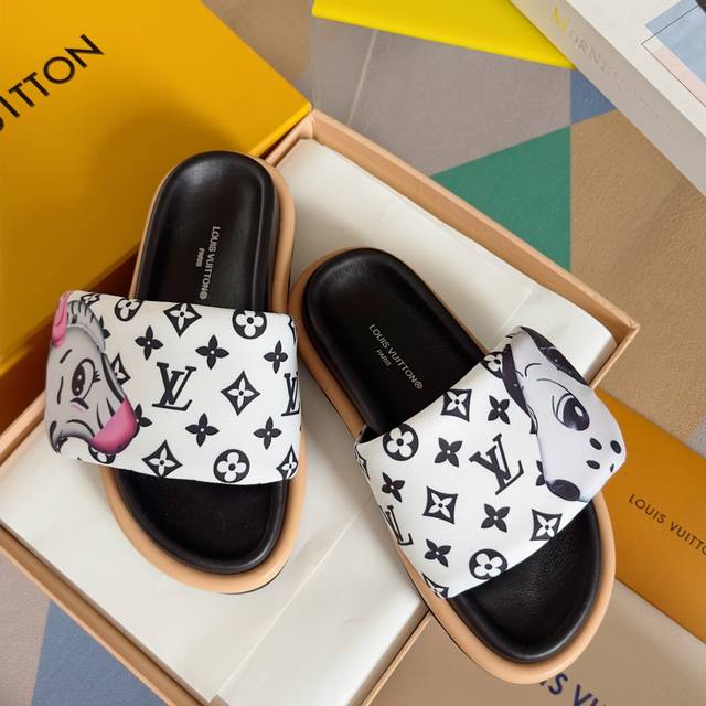 Louis Vuiton 路易威登 2025Ss新款 Lv Pillow系列情侣款魔术贴浮雕压花面包拖鞋凉拖顶级版本原版购入开发做货此款Lv Pool Pill