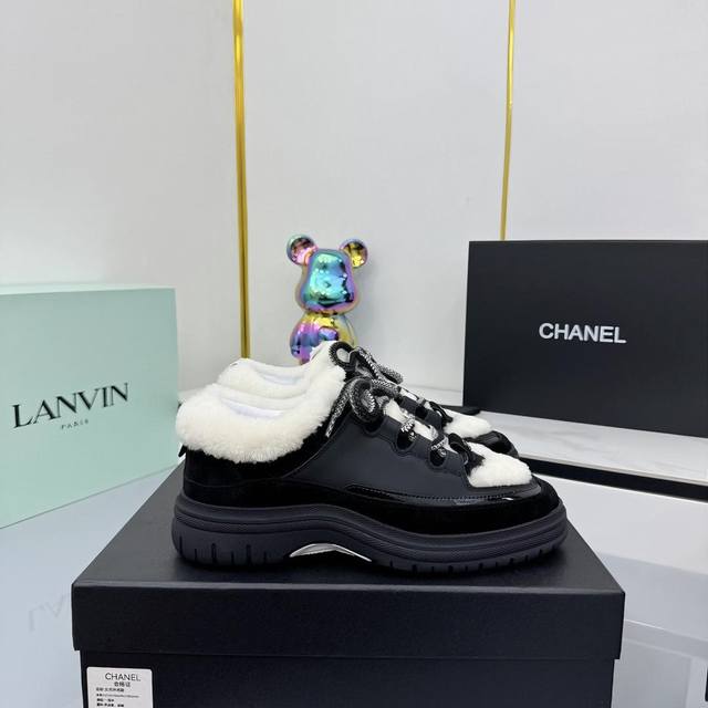 Chanel 25C早秋度假款新鞋型休闲鞋一双舒适的鞋子能给自己减少脚下的劳累，新款Very 百搭 不管是日常穿搭，姐妹聚会 职场通勤，户外运动及各种场合都是可