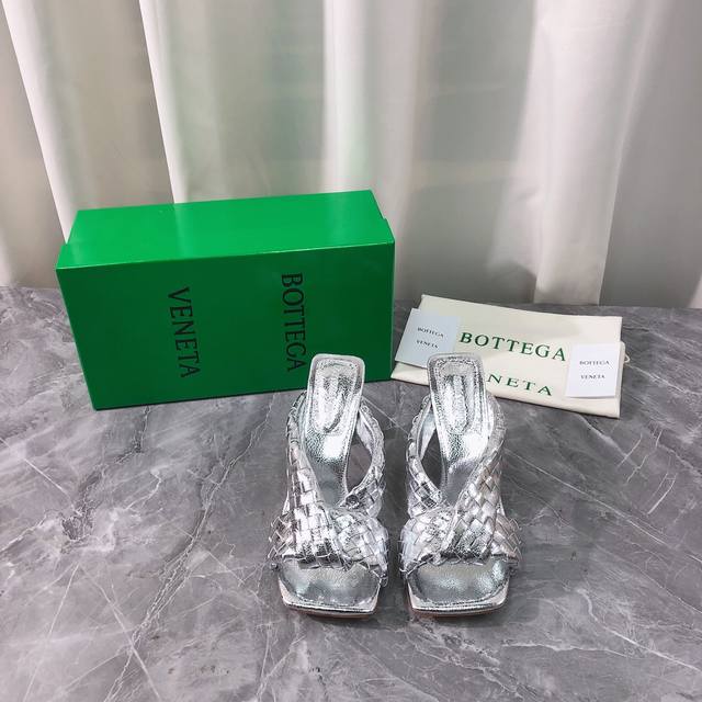 工厂P价P 顶级高端版本 代购品质 原版开发 Bottega Veneta2025Ss新品爆款夏季方头Piva高跟穆勒凉鞋小编织凉拖鞋。Bv新款全真皮小结编织装