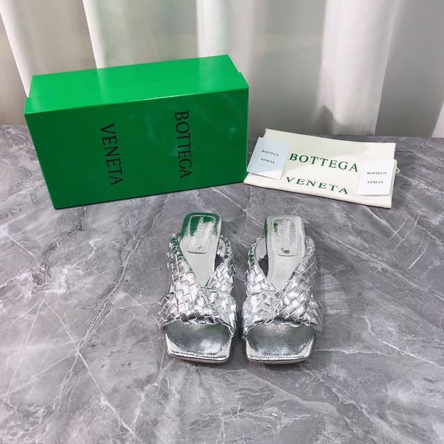 工厂P价P 顶级高端版本 代购品质 原版开发 Bottega Veneta2025Ss新品爆款夏季方头Piva平底穆勒凉鞋小编织凉拖鞋。Bv新款全真皮小结编织装