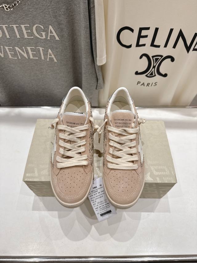 顶级版本 Ggdb~~Golden Goose Deluxe Brand# 全网最好版本不服来比 #Ggdb Snerkers系列~~火红程度上怼小白鞋，下踩各