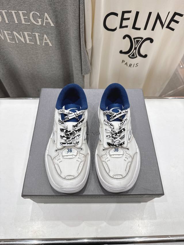 高版本出厂 男码+10 巴黎世家Balenciaga Hamptons Worn-Out 25Ss最新配色，双色拼色相撞，视觉冲击更加强烈，一如既往的脚感，百搭