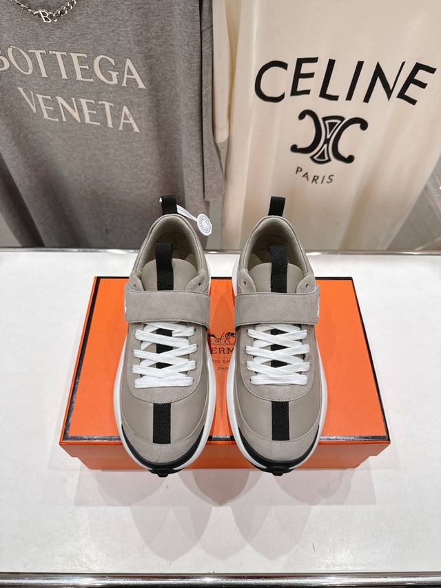 高版本出厂 Hermes 爱马仕H家25Ss新款厚底魔术贴休闲运动鞋跑步鞋经典运动风格+英伦拼色设计，经典耐看！原版倒模楦型，极致1:1形体，进口小牛皮呈现出精