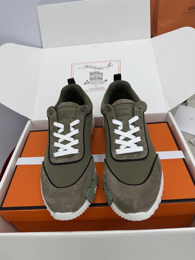 代购级别 Hermes Ss25 New Arrival～专柜大热情侣款，H家配货首选鞋履！这双 Bouncing Sneaker是爱马仕经典款每一季都会出很多