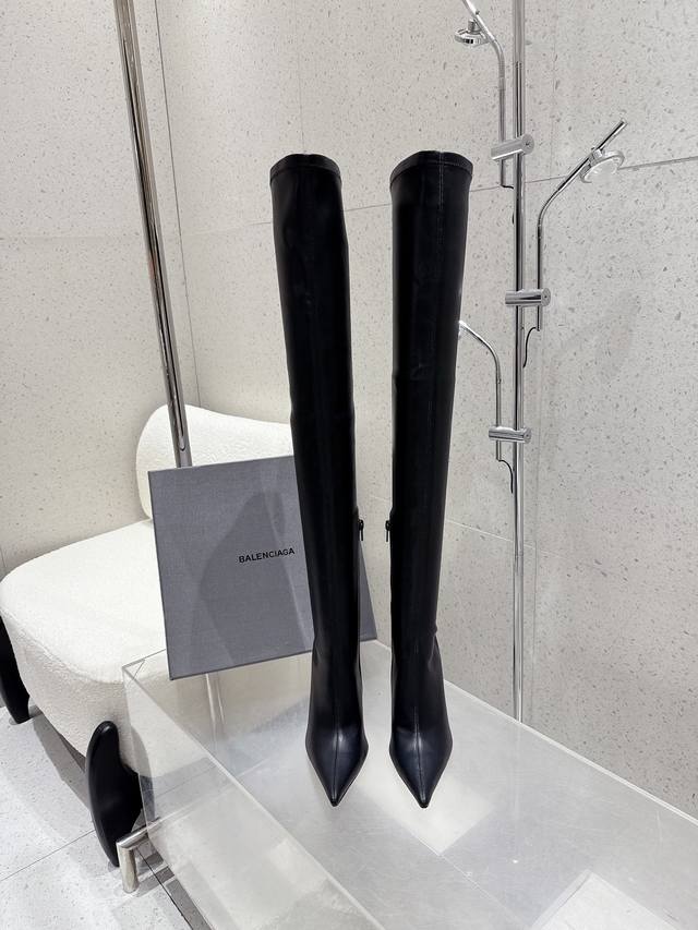 顶级品质 Balenciaga 巴黎世家秋冬新款尖头高跟弹力靴 长靴鞋面：进口弹力皮里衬：布+羊皮鞋底：意大利真皮大底跟高：10.5Cmsize：35-40 4