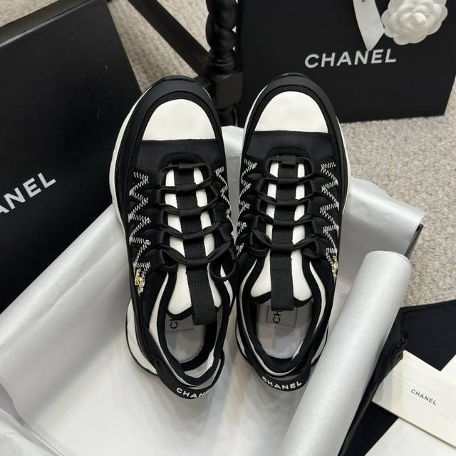 代购级 Chane*新款厚底运动鞋 经典黑白熊猫配色 Coco女孩必入 永远可以相信香奈儿设计师的眼光 上脚绝绝子 瞬间拉长腿部线条 舒适度满分 上脚无压力 尺