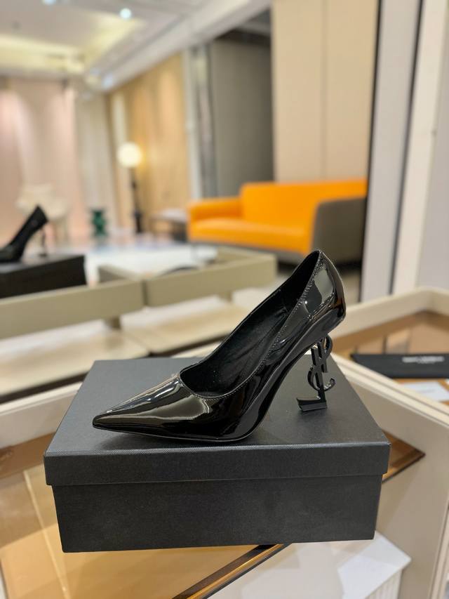 价格P： Saint Lauren Ysl圣罗兰 圣罗兰Ysl 春夏｜高跟鞋新品绝美 精致 优雅！上脚特别稳，放心入！鞋跟是重新开模定制的，高度与正品一致区别各