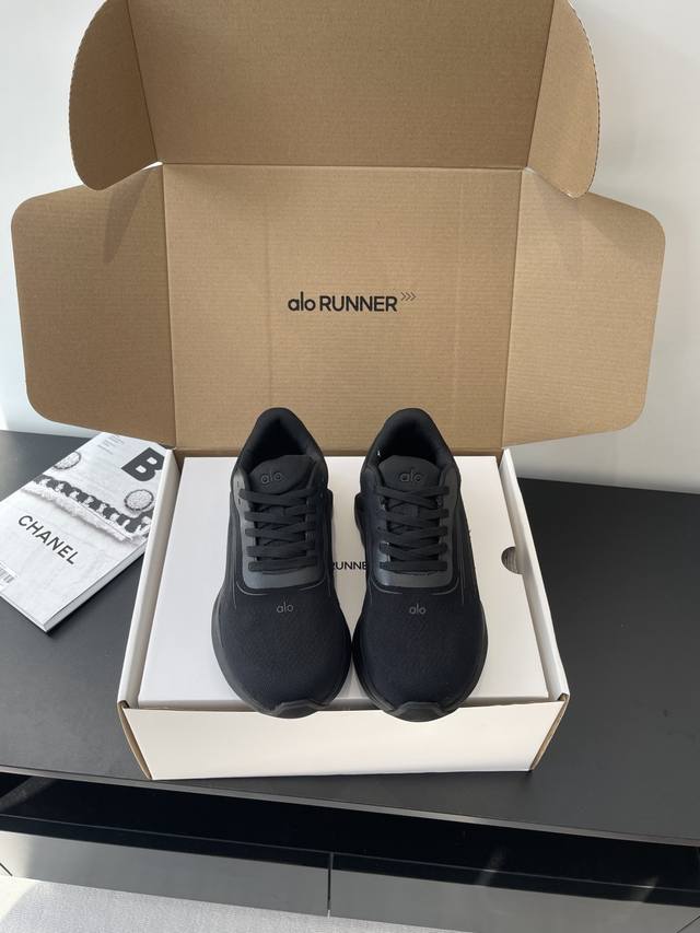 Alo 25Ss夏季新款 厚底 休闲 Runner运动跑步鞋 情侣款 Alo比耐克更懂女生 上脚超级百搭 超级舒适。厚底款但是上脚一点都不沉重 厚底舒适非常轻便