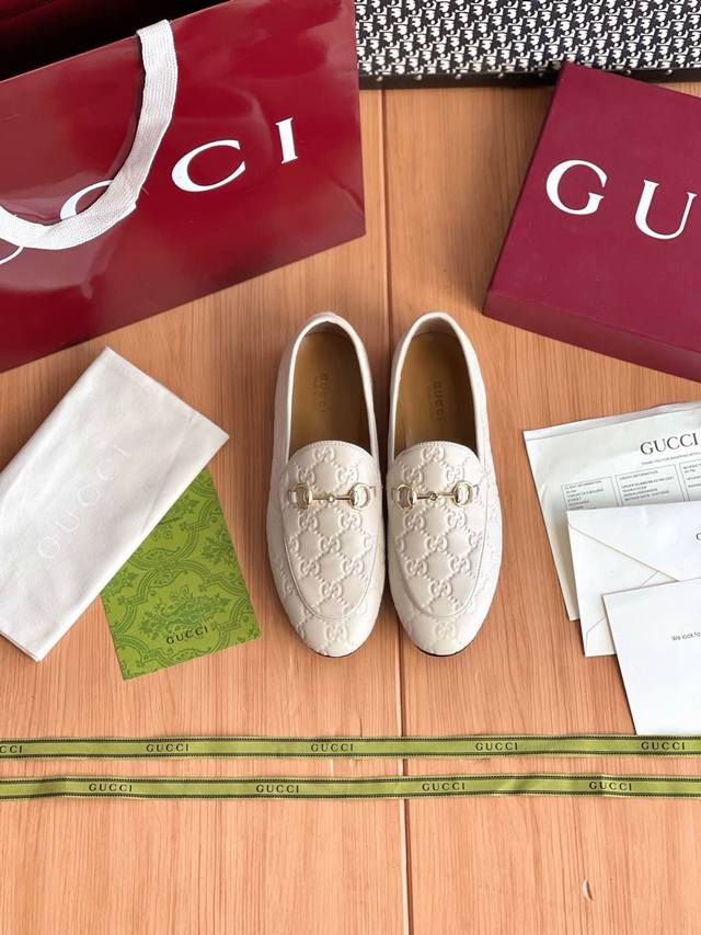 Gucci乐福鞋整双鞋子采购Zp开发打造，全部定制材料，独家开模大底，细节全部对版出货，连包装也做到跟正品一样。码数:女35-40