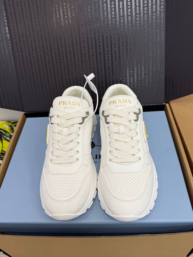 代购级别 Prada Ss25 New Arrival～P家2025早秋新款三角标运动鞋 莞大厂一比一出品 重工打造顶级品质鞋面采用A级小羊皮+冲孔，原版全油边