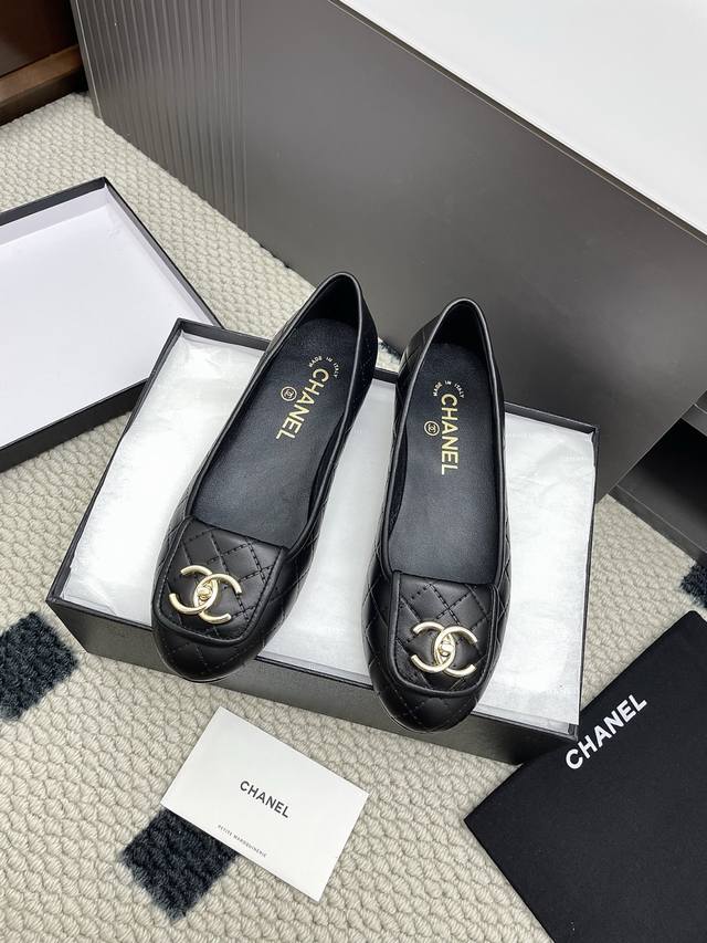代购级Chanel25Ss夏季新款双C钻扣菱格平底单鞋 玛丽珍鞋专柜品质 每年必入的经典款之一！设计 更加彰显和品味～所有材质都根据原版定制！购入正品开发。万能