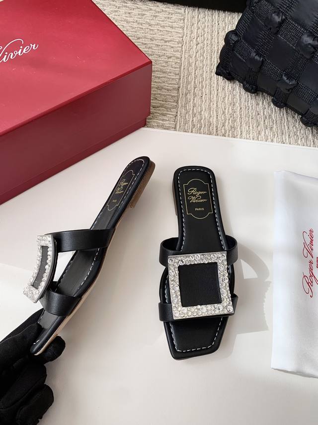 Roger Vivie* Rv经典方扣拖鞋凉鞋 跑量工厂P价P鞋面原版小牛皮经典烫钻大方扣配饰，内里垫脚均为小羊皮，真皮大底～看细节实拍认品质 优雅名媛气质百搭