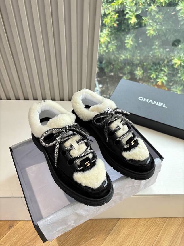 G059所见即所得Chanel 香奈儿2025新款小香风麂皮圆头熊猫厚底运动鞋时尚增高鞋休闲鞋面料：进口羊毛 真毛 内里：羊毛鞋底：原版开模鞋底全套包装 ：35