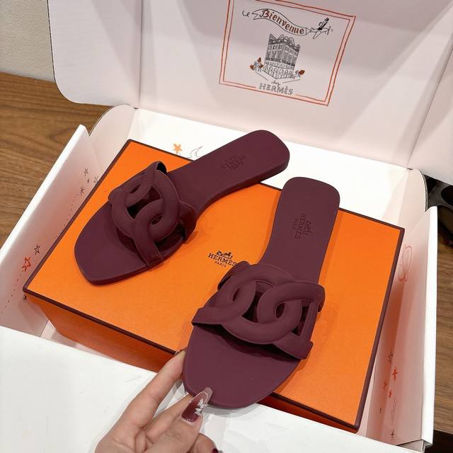 Hermes... 猪鼻子2025新品+爆款系列原版大底，独家开模，顶级品质春夏拼色兼具颜值舒适度的单品！渠道货源 女码35-39 可订做40 41